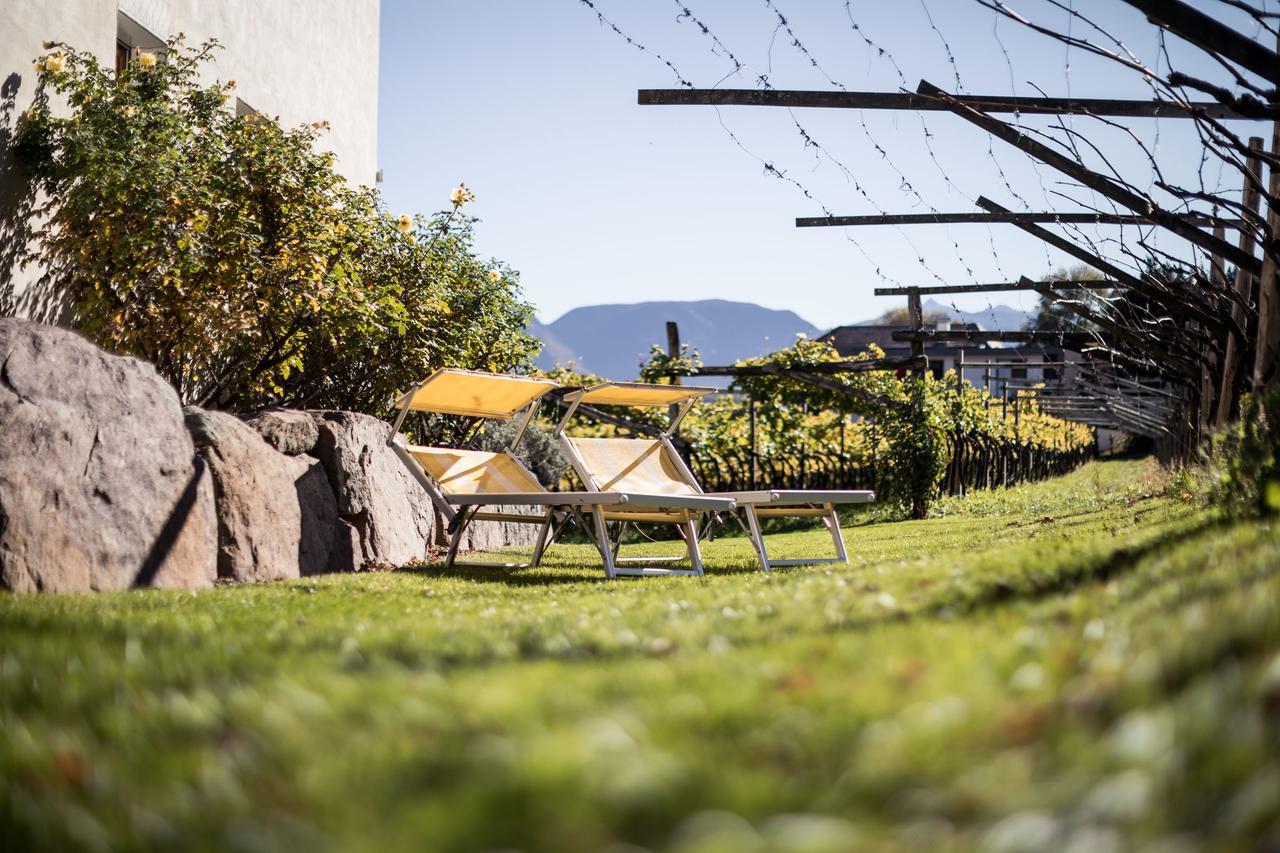 Weingut Dona Villa Appiano Sulla Strada Del Vino Bagian luar foto